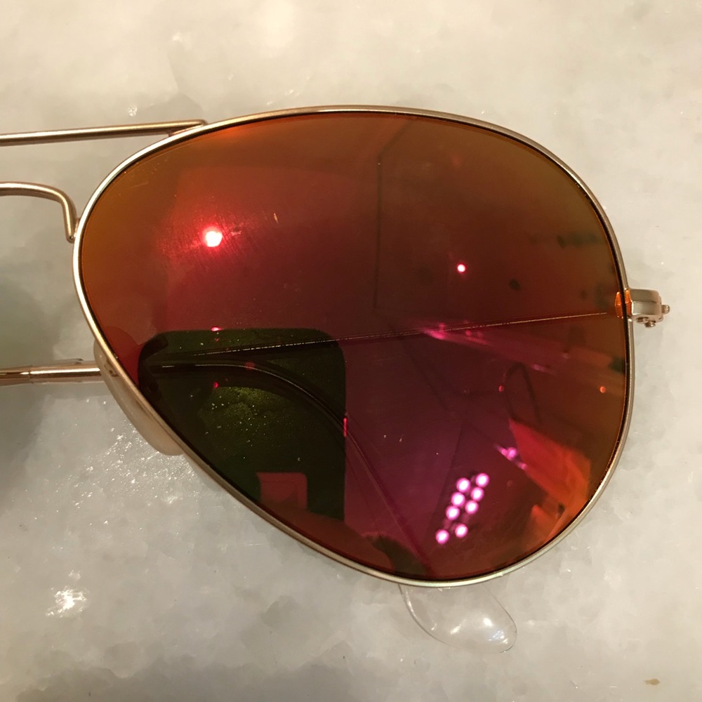 Red polarized ray ban sunglasses with case - Picture 3 of 8